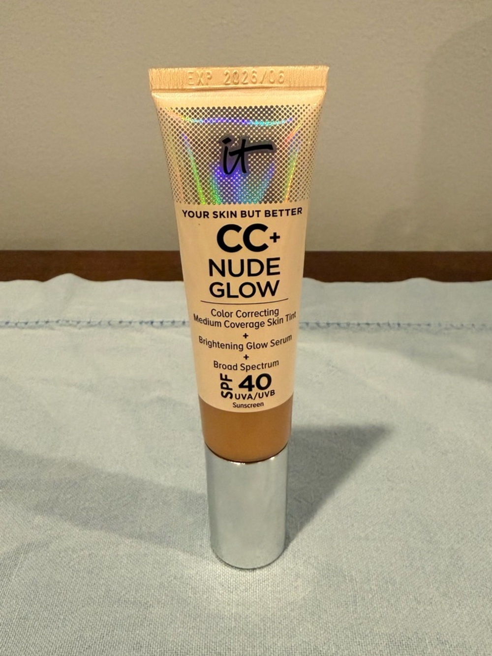 IT Cosmetics CC+ Nude Glow Lightweight Foundation & Glow Serum